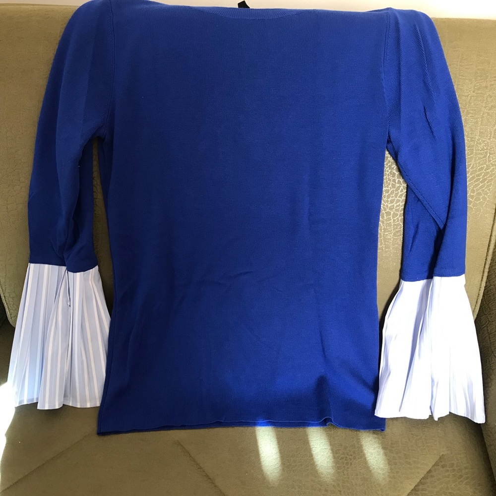 Holagen Blue Sweater